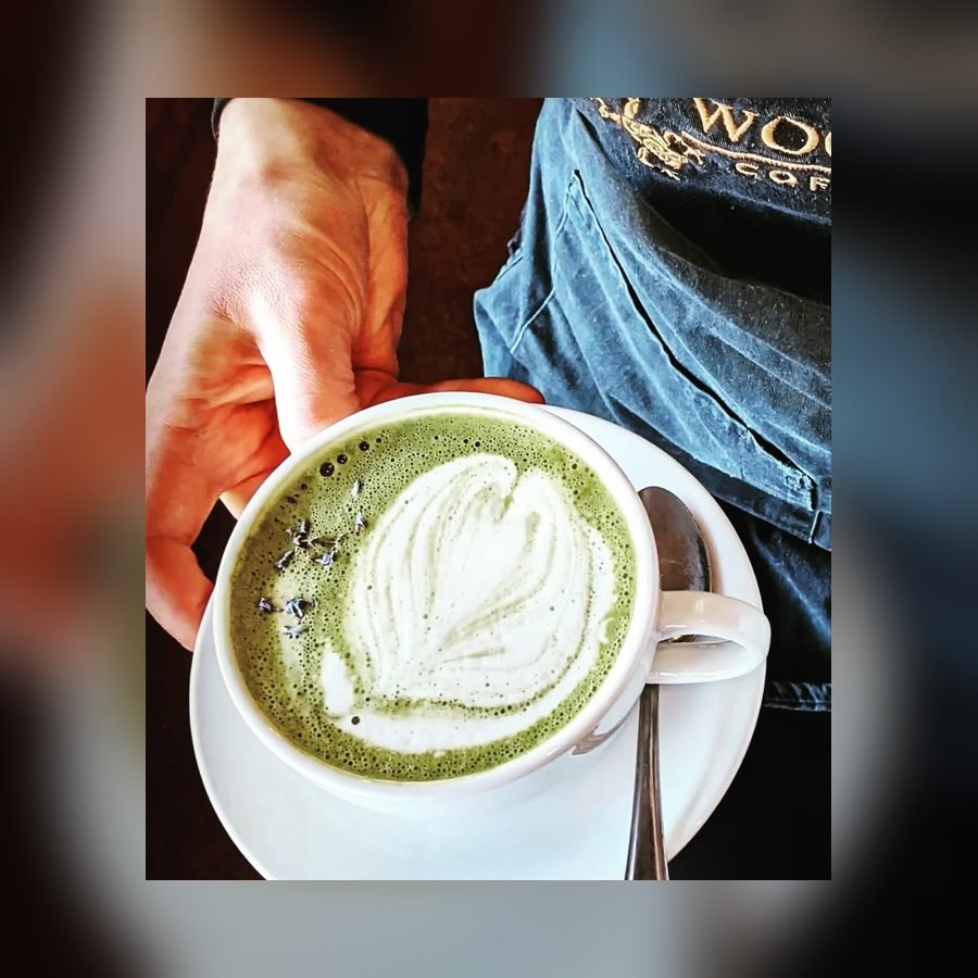 Matcha lavender latte with latte art